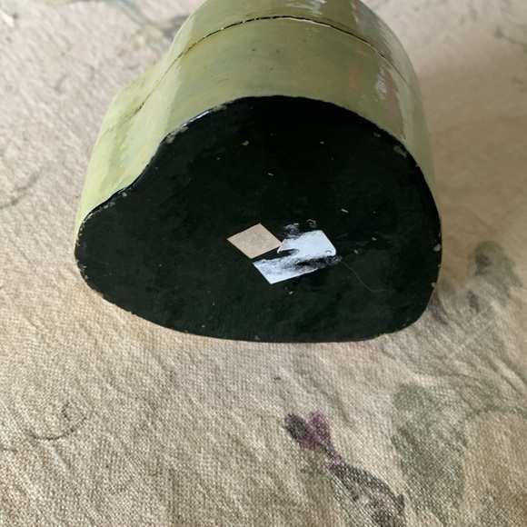 Heart trinket box with teddy bears - Picture 4 of 8